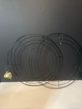 Round Metal Wreath Frame Ring Black. Floral Crafts, Wire Form Floral Garden 14"